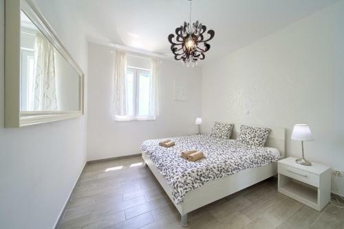 Apartments Mali Nono