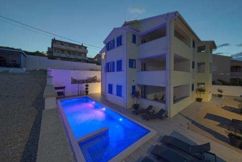 Apartments Mali Nono