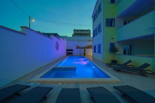 Apartments Mali Nono