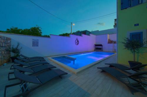 Apartments Mali Nono