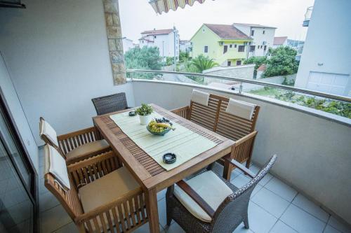 Apartment Rogoznica 2669b