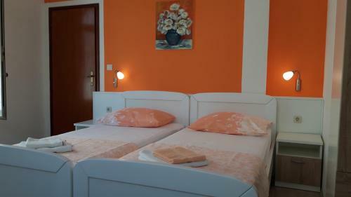 Hostal Apartments Villa Sirena