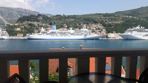Hostal Apartments Villa Sirena