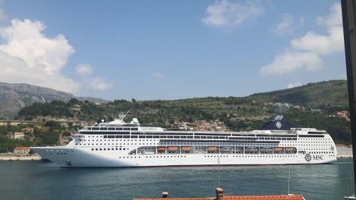 Hostal Apartments Villa Sirena
