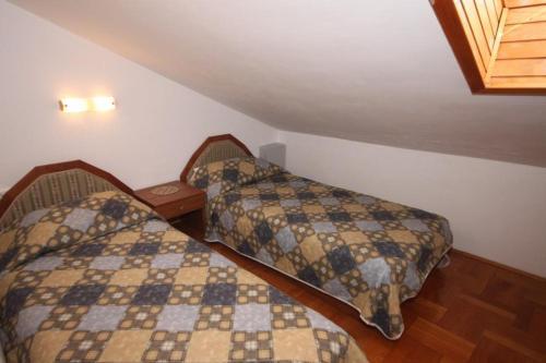 Apartments With A Parking Space Jelsa (hvar) - 8732