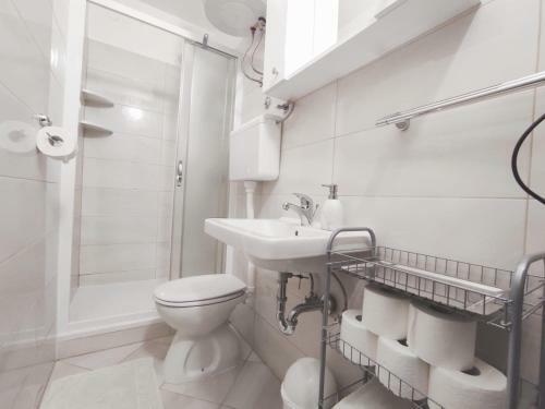 Apartments De La Marina