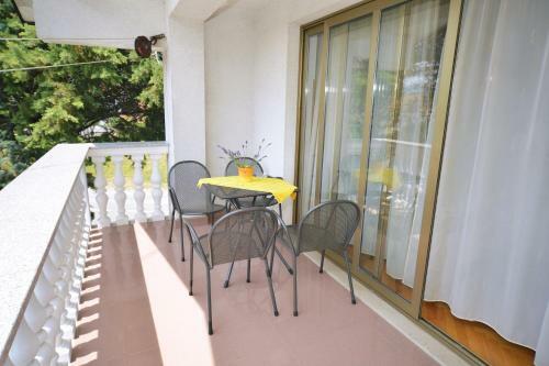 Apartments And Rooms Lago Rupa