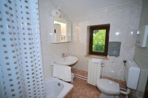 Apartments And Rooms Lago Rupa