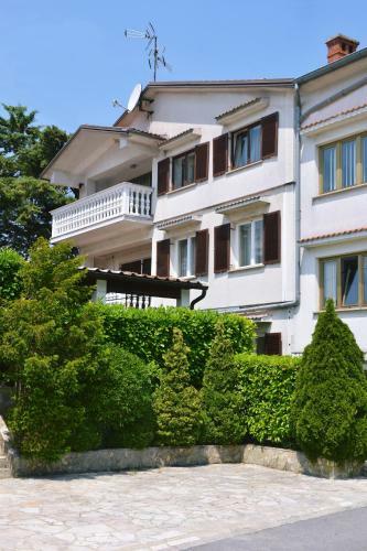 Apartments And Rooms Lago Rupa