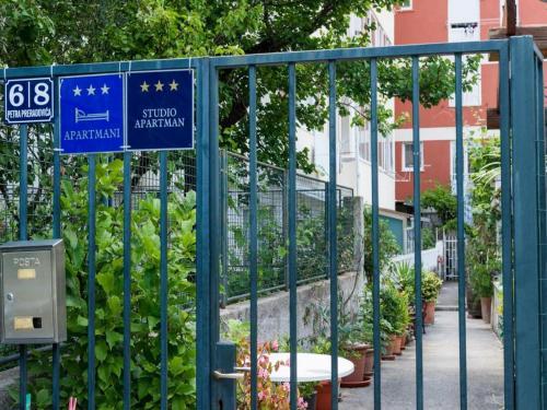 Hostal Apartments & Room Frane