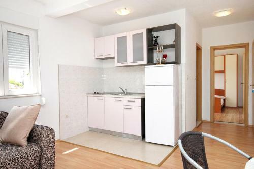 Apartment Drvenik Donja Vala 6701a