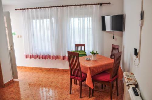 Apartments Toska