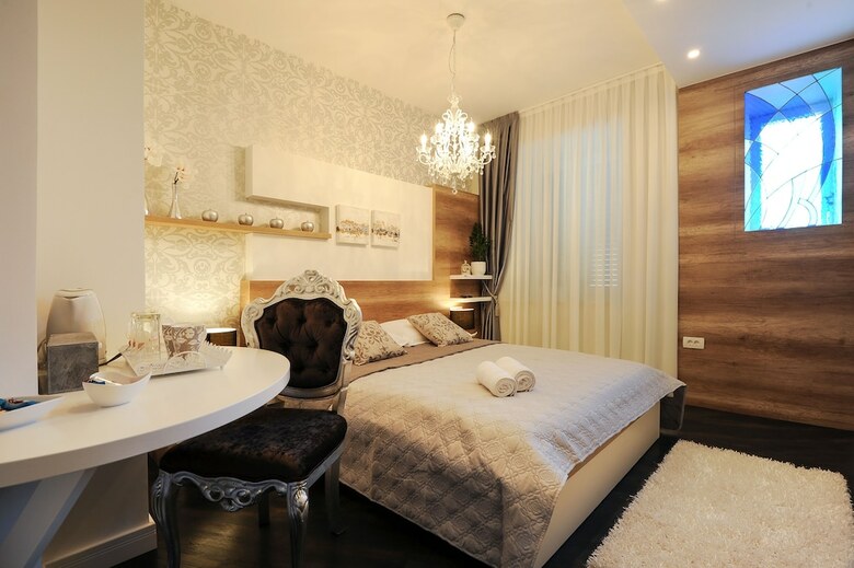 Hostal Silver & Gold Luxury Rooms
