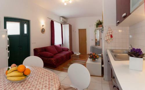 Apartments Leo