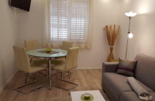 Green Apartment