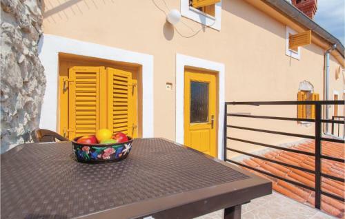 Apartment Omisalj Qr-1809