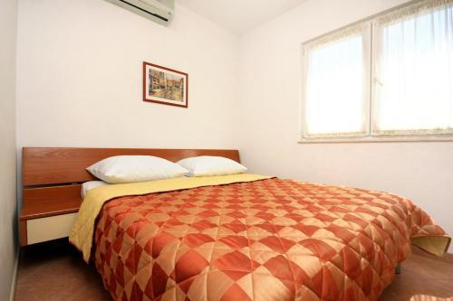 Apartment Baska Voda 10027d