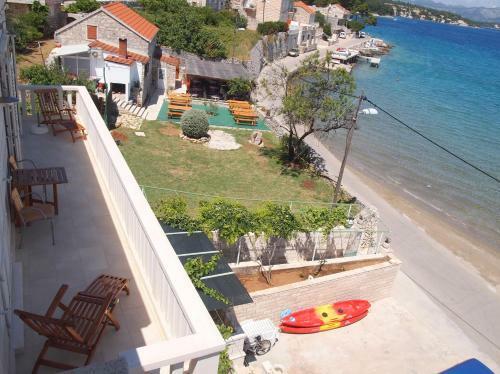 Apartments Lumbarda Beach