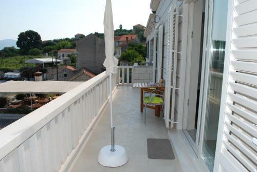 Apartments Lumbarda Beach