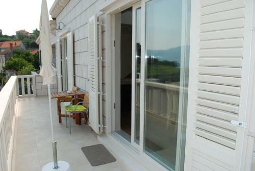 Apartments Lumbarda Beach
