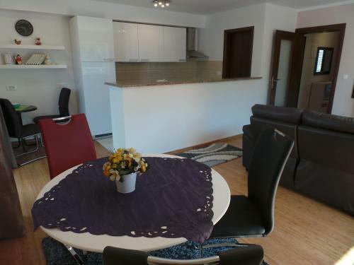 Apartments In Selce 17077