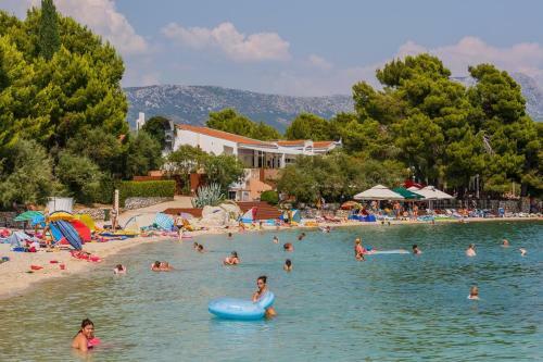 Apartments With A Parking Space Kastel Stafilic (kastela) - 9211