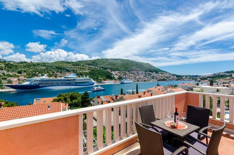 Hostal Guest House Avdic