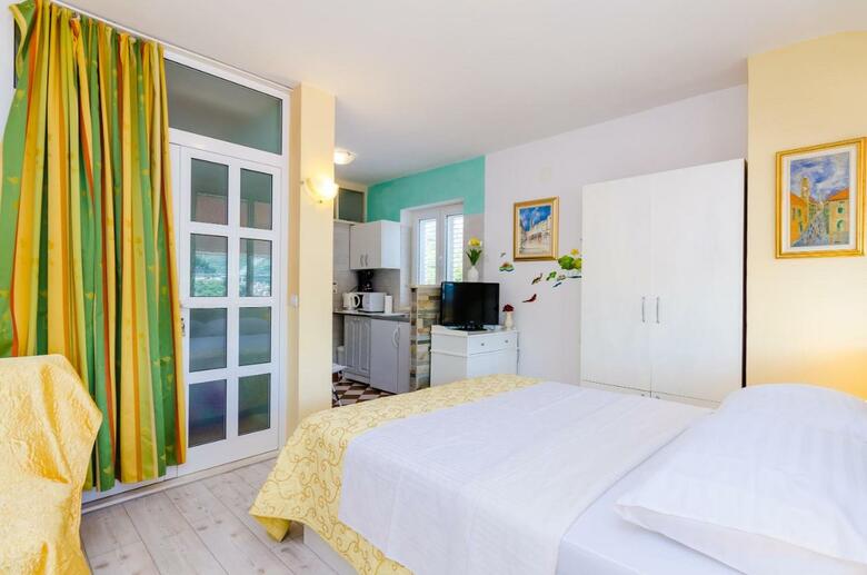 Hostal Guest House Avdic