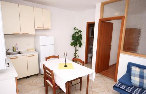 Apartment Lumbarda 4429a