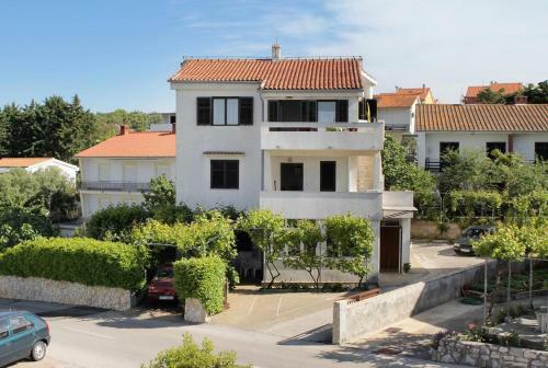 Apartments With A Parking Space Krk - 5321
