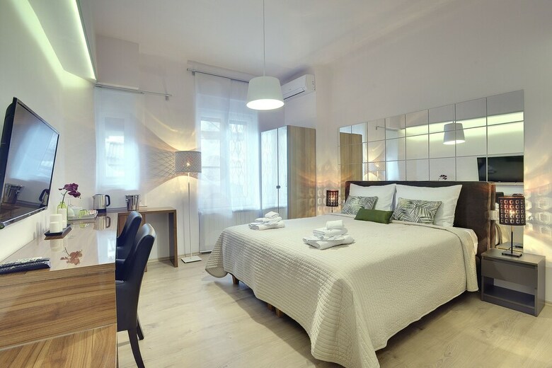 D&a Center Apartments