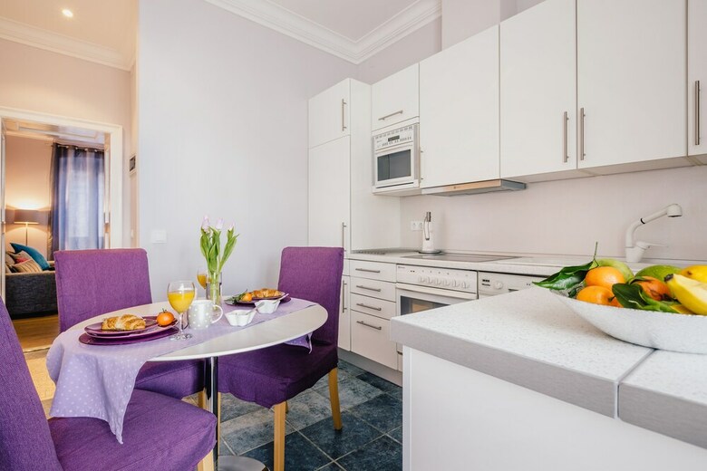 D&a Center Apartments
