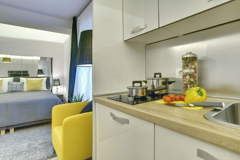 D&a Center Apartments