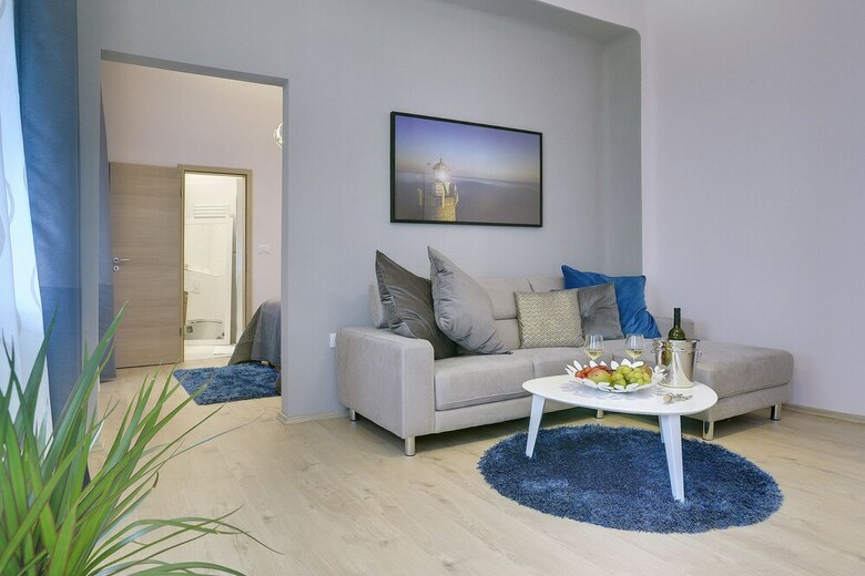 D&a Center Apartments