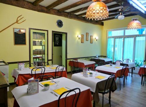 Hotel H�tel La Fontaine