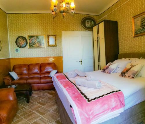 Hostal Banje House