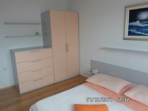 House Danica Apartments & Rooms