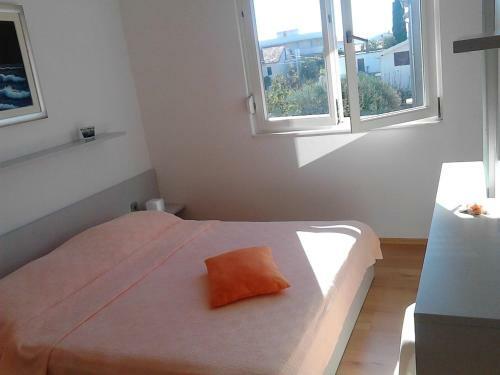 House Danica Apartments & Rooms