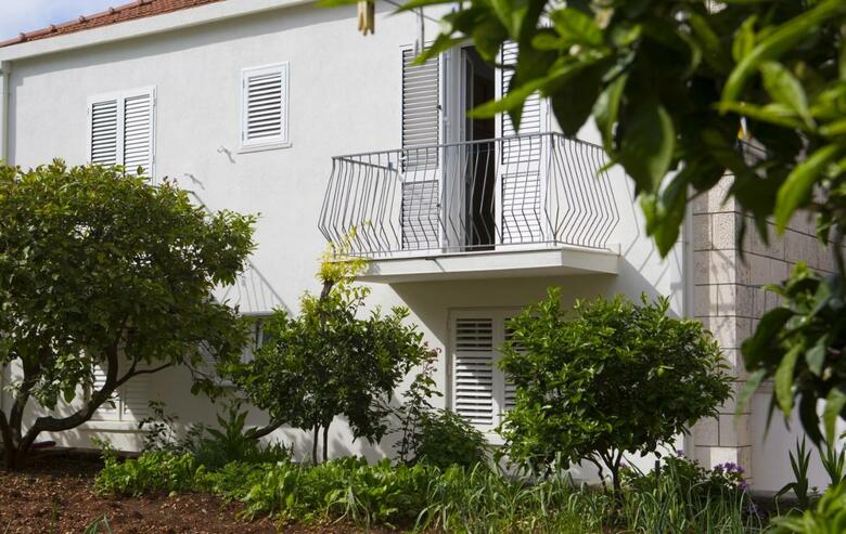 Hostal Aida Apartments And Rooms