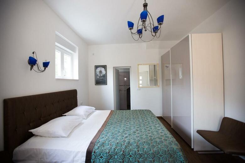 Hostal Aida Apartments And Rooms