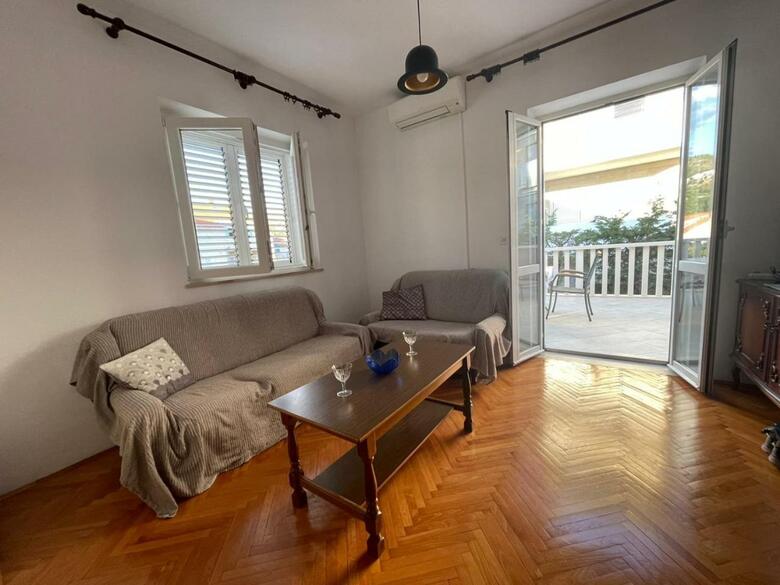 Hostal Aida Apartments And Rooms