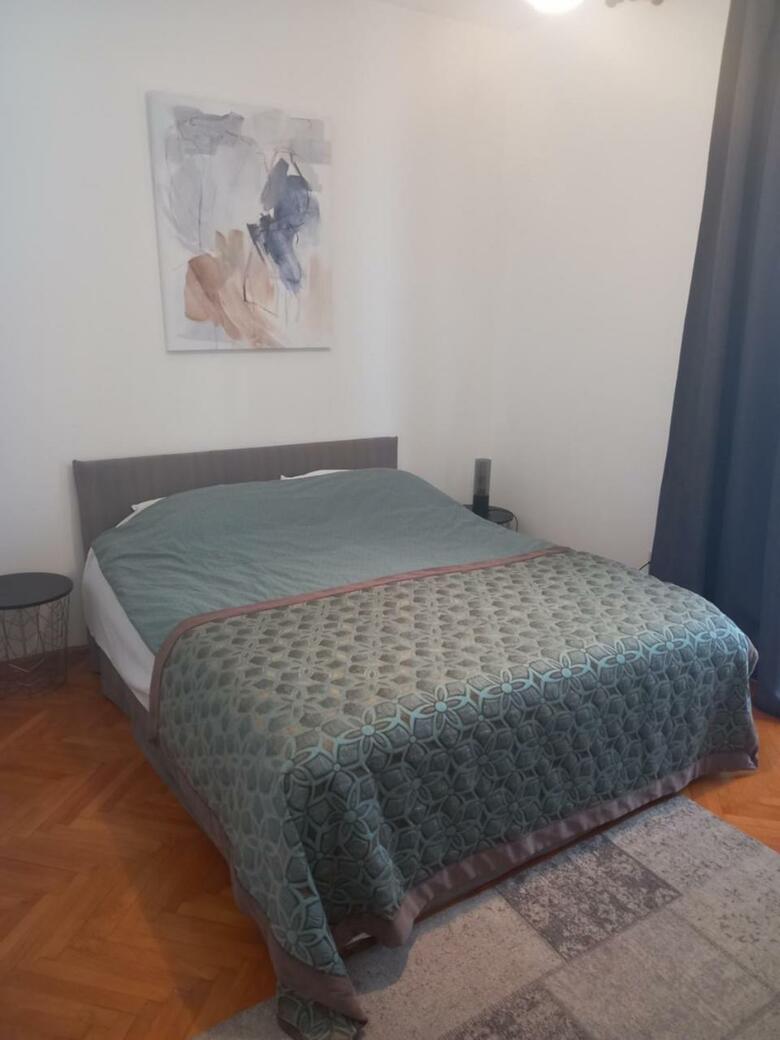 Hostal Aida Apartments And Rooms