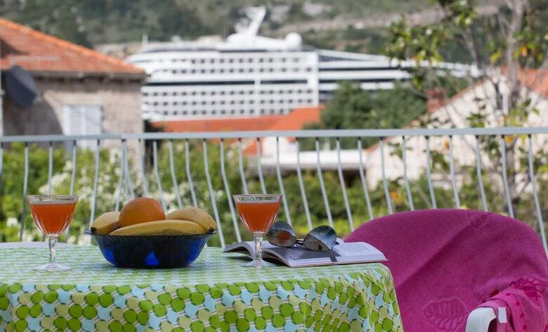 Hostal Aida Apartments And Rooms