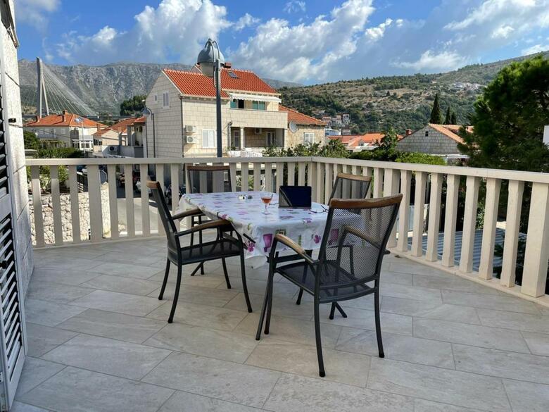Hostal Aida Apartments And Rooms