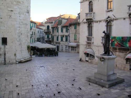 Hostal Old Town Suites