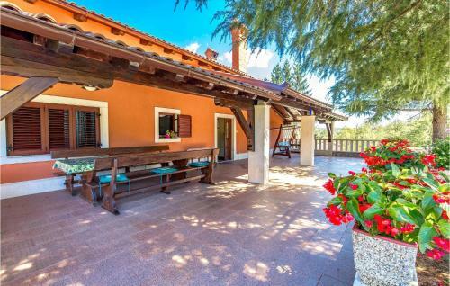Holiday Home Jurdani 02