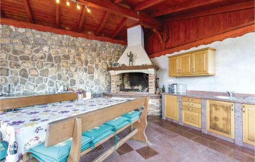 Holiday Home Jurdani 02