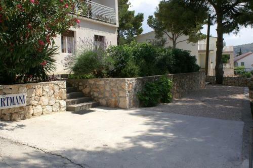 Apartments By The Sea Rogoznica - 1115
