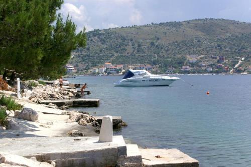 Apartments By The Sea Rogoznica - 1115