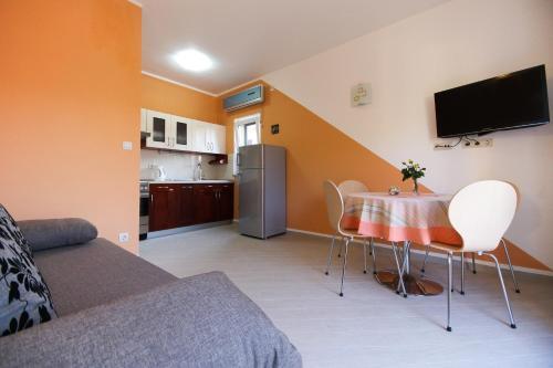 Sunrise Apartments 2